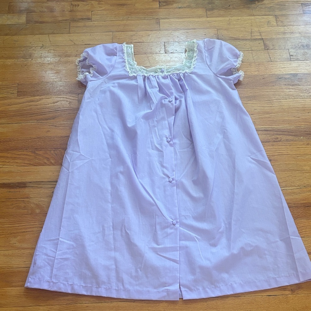 Vintage Kayser Short Sleeve Lace Trim Button Up Nightgown